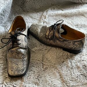 Stacy Adams Black and Silver Oxford Shoes with Textured Finish